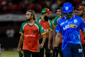 Reduced to 48/7 in run chase, Saint Lucia Kings put up a fight but Gudakesh Motie's 4-fer leads Guyana Amazon Warriors to 3rd consecutive CPL final SportsTak