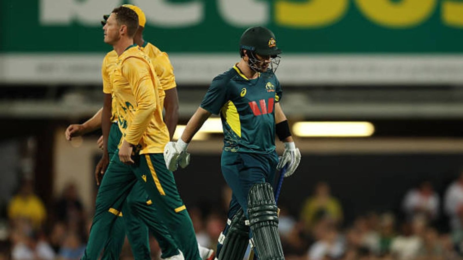 Big blow to Australia as star wicketkeeper-batter ruled out of New Zealand T20Is due to injury, Alex Carey brought in as replacement Josh Inglis of Australia looks dejected after being dismissed by George Linde of South Africa during game one of the T20 International series between Australia and South Africa