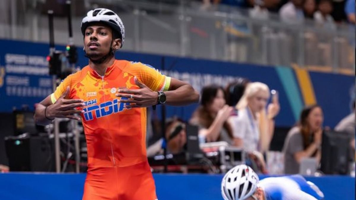 Anandkumar Velkumar continues golden run, wins gold medal in 42km marathon World Speed Skating Championships 