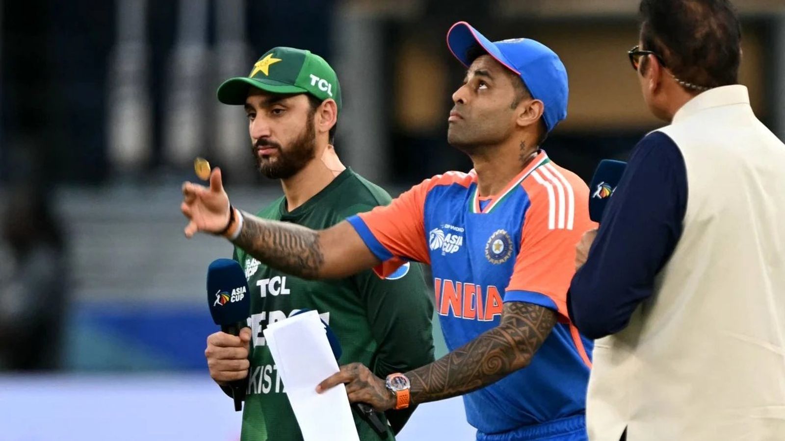 IND vs PAK, Asia Cup: India elect to bowl first in Super Four clash against Pakistan, Bumrah-Chakravarthy return; Know playing XIs here India captain Suryakumar Yadav (C) tosses the coin ahead of Asia Cup Super 4 clash against Pakistan