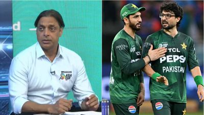 'Salman ko khud nahi pata wo kya kaptaani kar raha hai': Furious Shoaib Akhtar questions Pakistan captain's place in playing XI after loss to India Shoaib Akhtar, Salman Agha, Abrar Ahmed