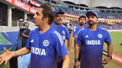 'Umpires se toh mil lo...': Gautam Gambhir asks Indian team to greet officials after Asia Cup clash against Pakistan, video goes viral SportsTak