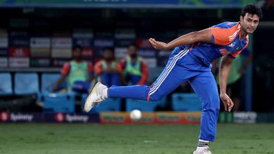 'No excuse at this level...': Sunil Gavaskar goes off on Shivam Dube during IND vs PAK Asia Cup clash SportsTak