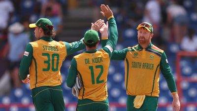 South Africa wicketkeeper reverses retirement, makes ODI comeback for Pakistan series as selectors rest several players and name new captain Heinrich Klaasen, Quinton de Kock and Tristan Stubbs