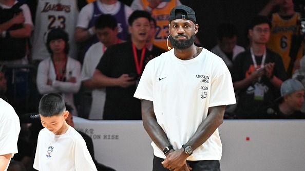 Byron Scott dismisses LeBron James statue conversation, says 'no statue'