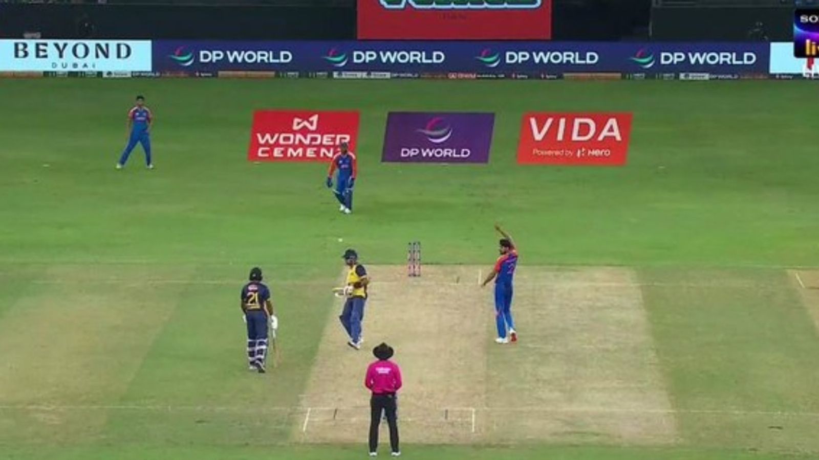Decoded: Why umpire adjudged Dasun Shanaka not-out despite being outside the crease in IND vs SL Asia Cup Super Over drama Decoded: Why umpire adjudged Dasun Shanaka not-out despite being outside the crease in IND vs SL Asia Cup Super Over drama
