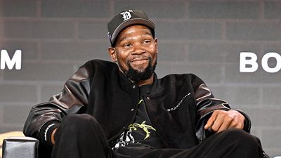 Kevin Durant fires back at LeBron James' friend in heated online exchange over trolling critics SportsTak