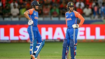 'Shubman Gill trying to copy Abhishek Sharma': Former India star's big claim on India's vice-captain ahead of IND vs PAK Asia Cup final India's Shubman Gill (L) and Abhishek Sharma in this frame