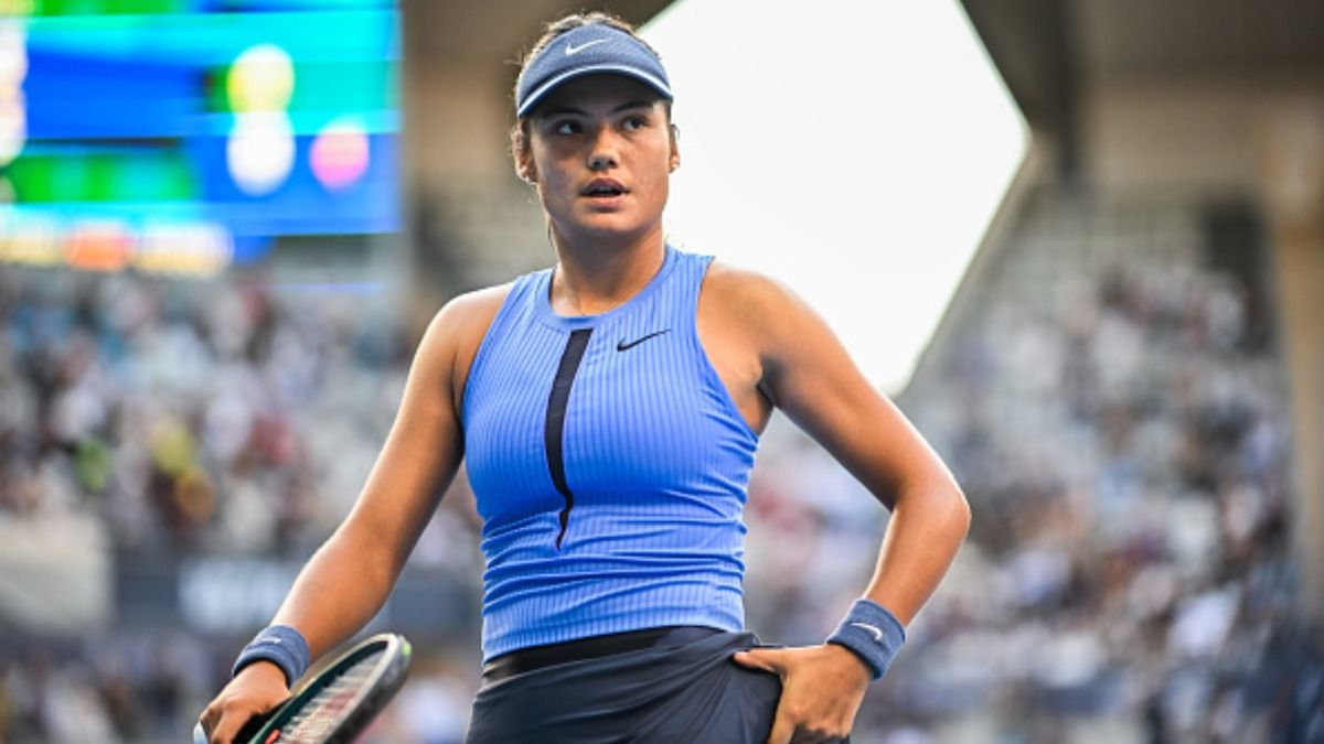 Emma Raducanu’s struggles raise alarm as tennis veteran warns: "You don’t want patterns emerging like this" Emma Raducanu’s struggles raise alarm as tennis veteran warns: "You don’t want patterns emerging like this"