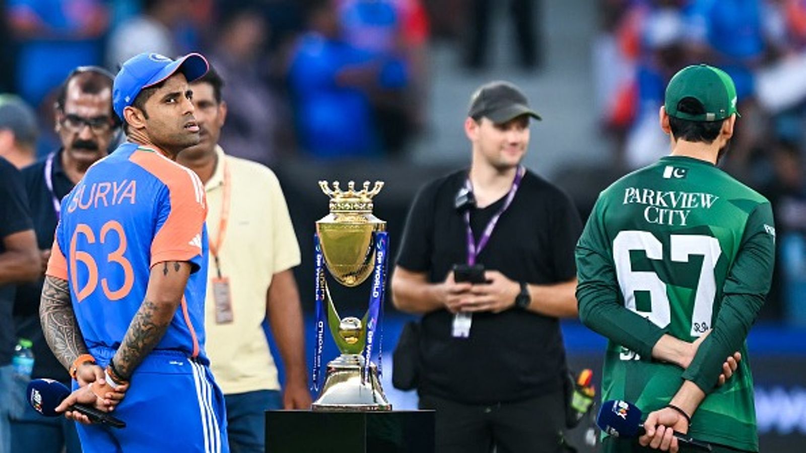 'Do you want us to be friends with you? Why should we?': Ex-India star blasts Pakistan captain on his 'disrespecting cricket' remarks after losing Asia Cup 2025 final India's captain Suryakumar Yadav (L) and his Pakistani counterpart Salman Agha arrive on the field for the toss before the start of the Asia Cup 2025 Twenty20 international cricket final match between India and Pakistan at the Dubai International Stadium
