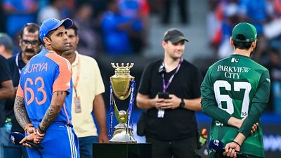 'Do you want us to be friends with you? Why should we?': Ex-India star blasts Pakistan captain on his 'disrespecting cricket' remarks after losing Asia Cup 2025 final India's captain Suryakumar Yadav (L) and his Pakistani counterpart Salman Agha arrive on the field for the toss before the start of the Asia Cup 2025 Twenty20 international cricket final match between India and Pakistan at the Dubai International Stadium