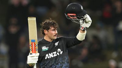 Tim Robinson becomes 3rd New Zealand batter to score T20I century against Australia, rescues hosts from 6/3 in 2nd over Tim Robinson