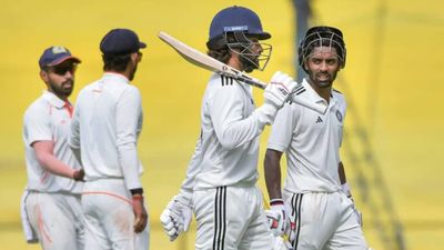 Irani Cup: Ruturaj Gaikwad and Ishan Kishan flop as bowlers help Vidarbha gain the upper hand on Day 2 SportsTak