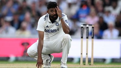 'Jaake apne baap ke saath auto chalao': Mohammed Siraj opens up on cruel trolling, recalls MS Dhoni's valuable advice when he joined Team India Mohammed Siraj