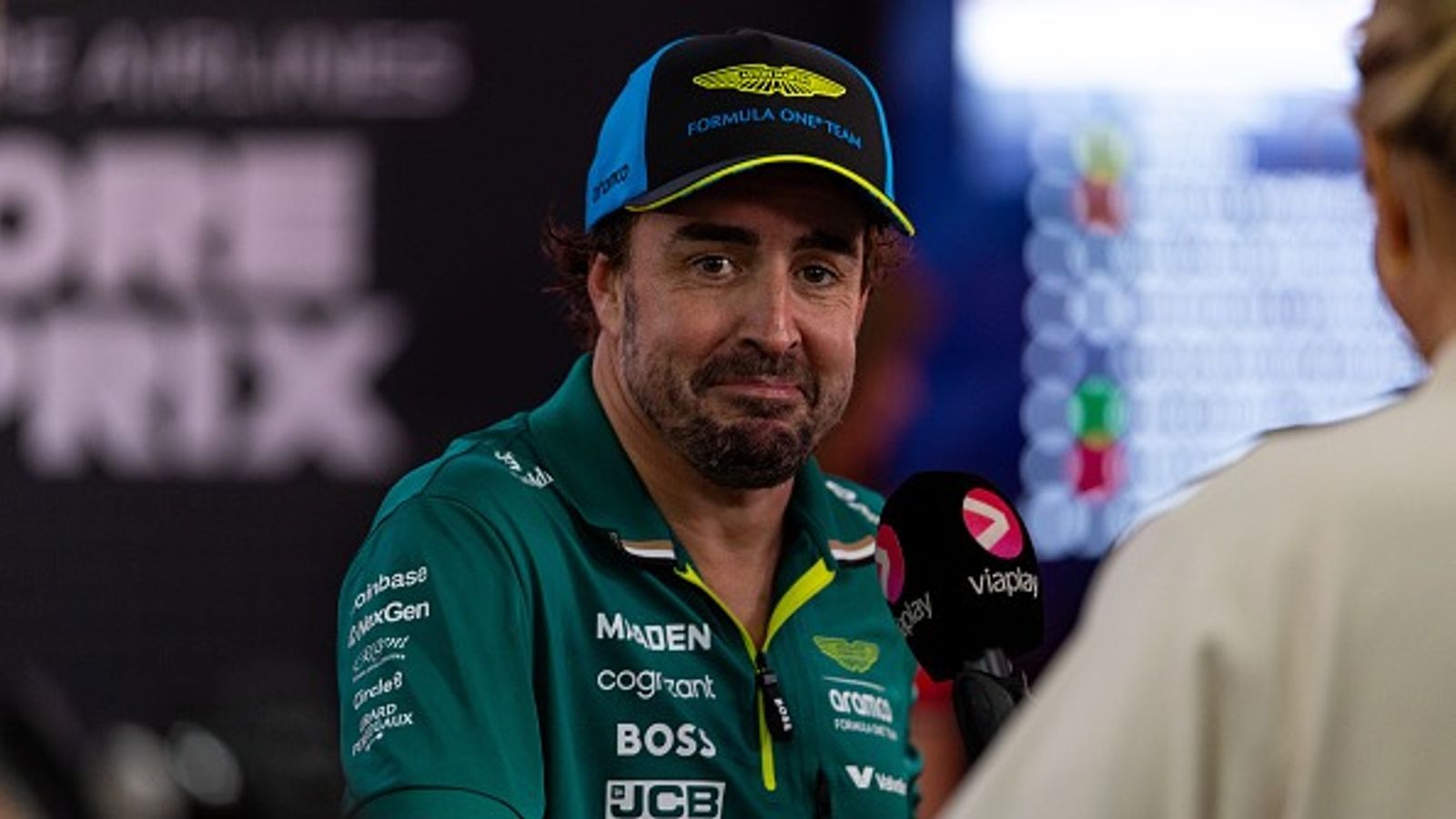 Damon Hill reacts with four-word message to Fernando Alonso's hilarious team radio at Singapore Grand Prix Fernando Alonso in the frame.