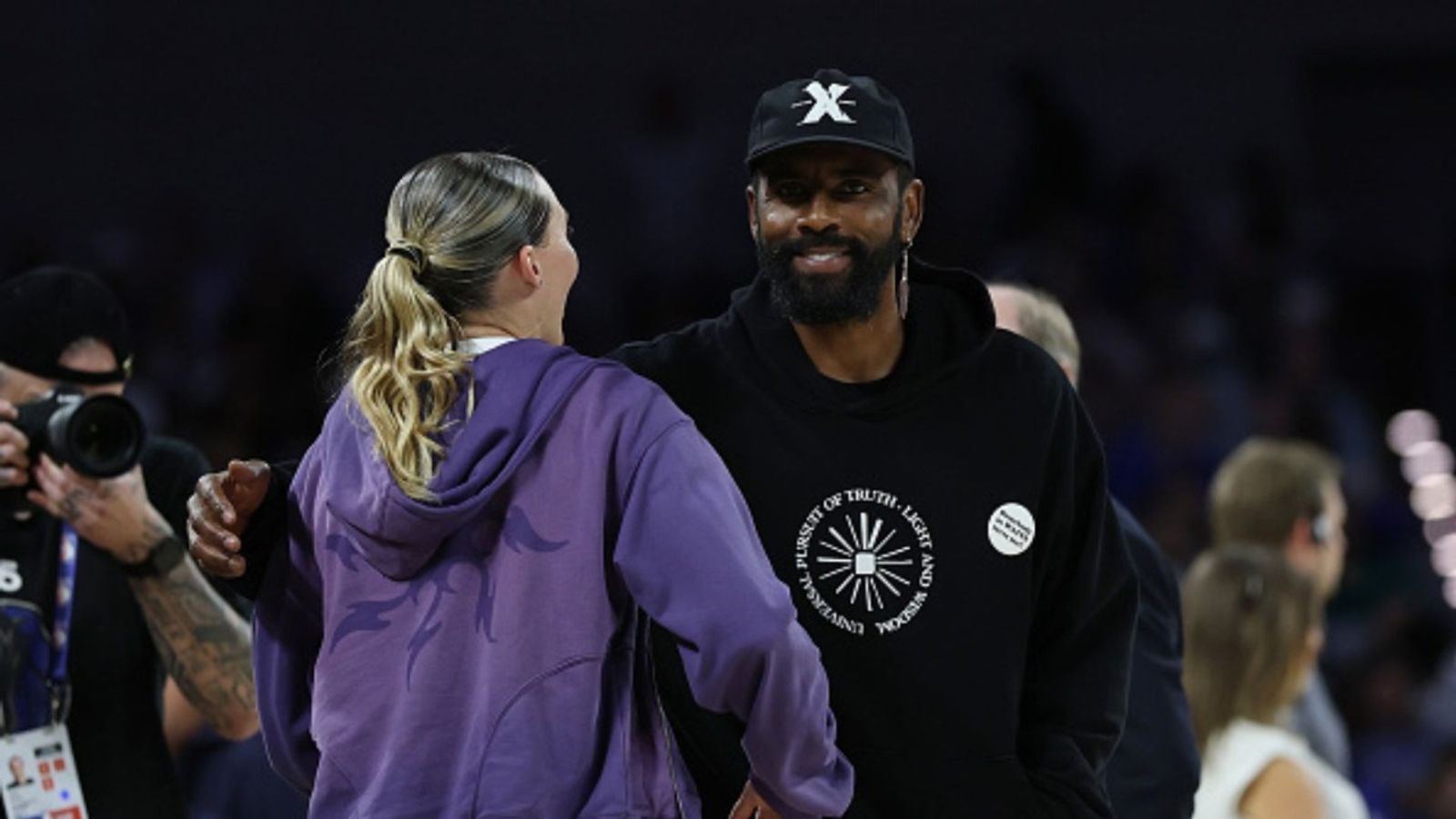 Mavericks’ Kyrie Irving & WNBA star Paige Bueckers share heartwarming moment during Cooper Flagg’s debut Mavericks’ Kyrie Irving & WNBA star Paige Bueckers share heartwarming moment during Cooper Flagg’s debut