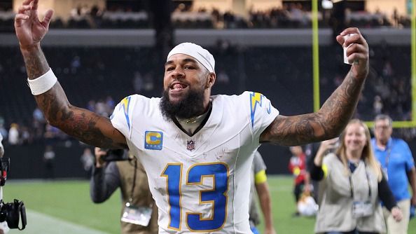 Keenan Allen's wife celebrates his historic milestone with heartfelt sideline pictures SportsTak