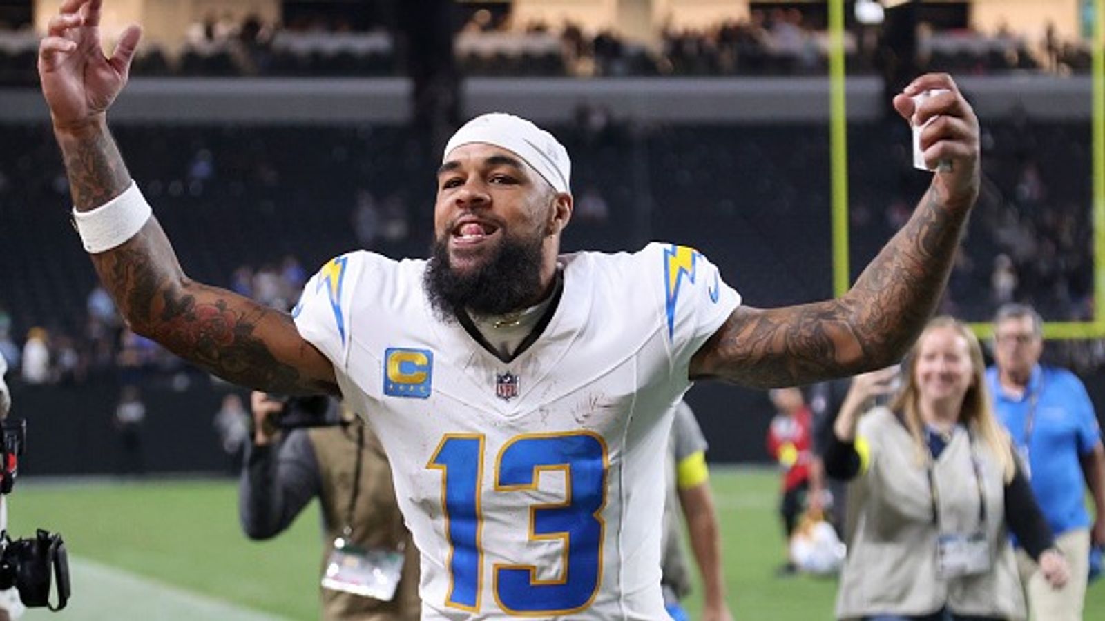 Keenan Allen's wife celebrates his historic milestone with heartfelt sideline pictures Keenan Allen in the frame.