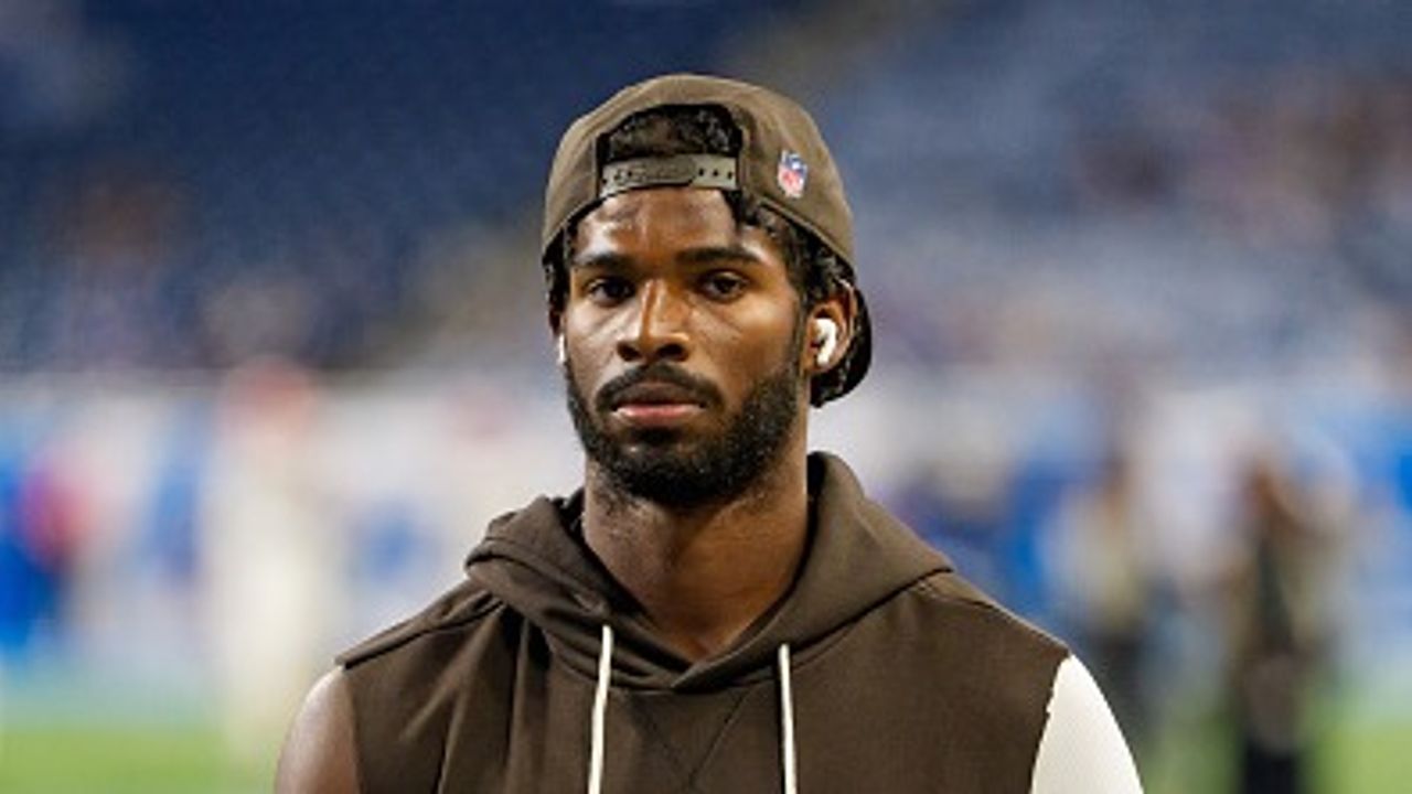 Brown Insider shares Kevin Stefanski's point of view on Dillon Gabriel and Shedeur  Sanders' future after Flacco trade - SportsTak