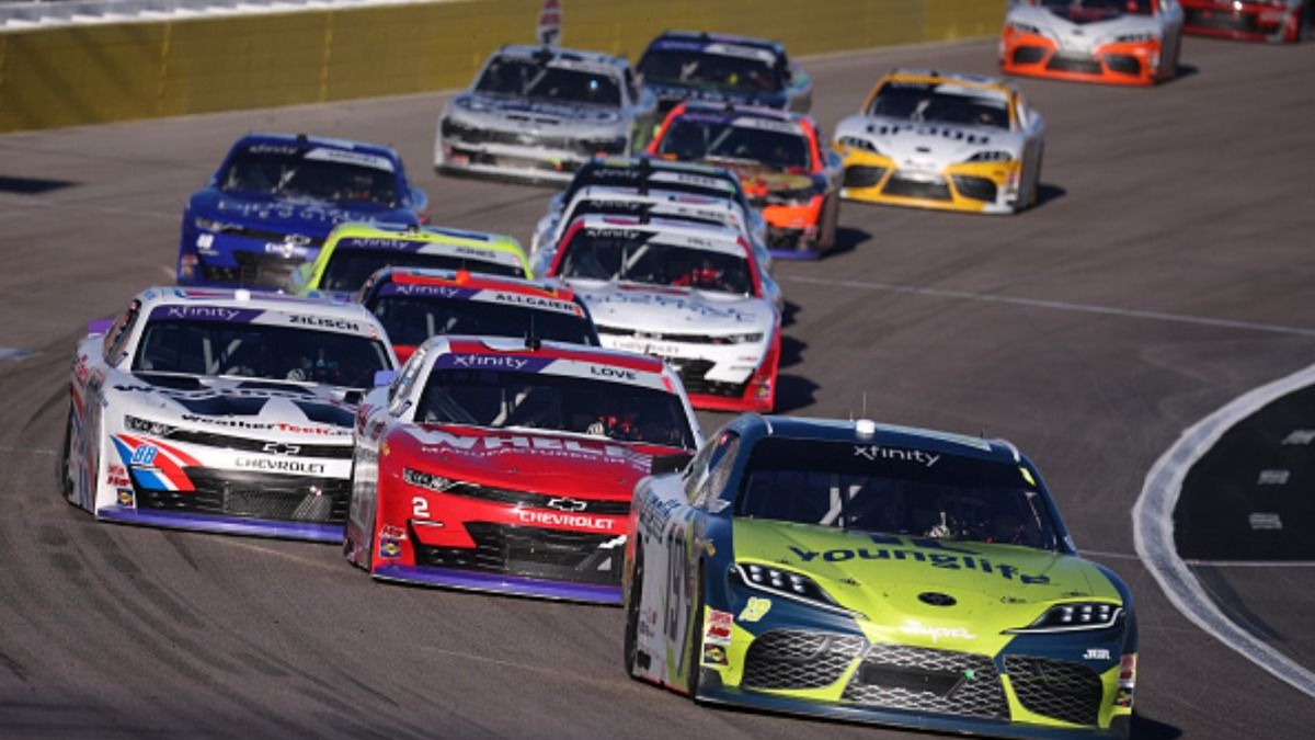 NASCAR playoff stars take charge with dominant qualifying runs in Las Vegas
