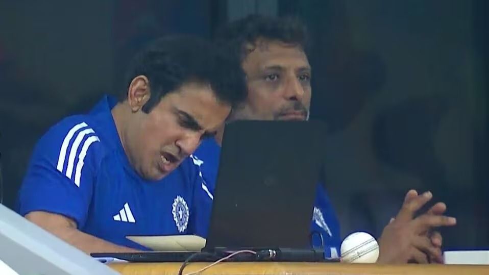 WATCH: Yuvraj Singh's 'Arjan Vailly' tribute to head coach Gautam Gambhir on his birthday goes viral WATCH: Yuvraj Singh's 'Arjan Vailly' tribute to head coach Gautam Gambhir on his birthday goes viral