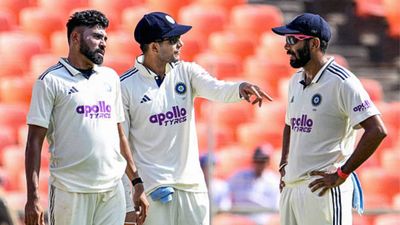 WATCH: Not Ravindra Jadeja or Yashasvi Jaiswal, this 31-year-old star wins India's Impact Player of the Series award SportsTak