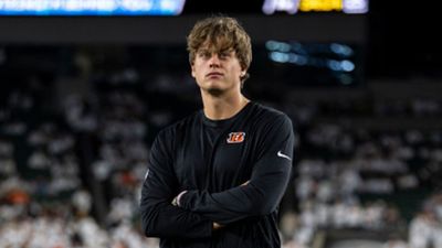 Watch: Bengals’ Joe Burrow’s unhappy sideline look against Steelers goes viral Joe Burrow