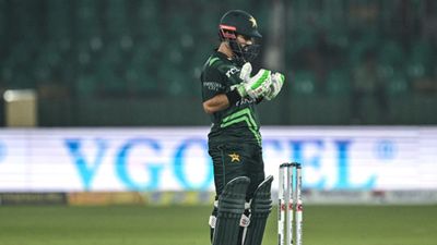 'Just because Mohammad Rizwan picked up the Palestine flag, you would sack him as captain?': Ex-PAK skipper's bizarre accusation against head coach Mike Hesson Mohammad Rizwan