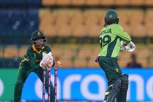 Dominant South Africa eliminate Pakistan from semifinal race with 150-run DLS win in Women’s World Cup, led by fifties from Wolvaardt, Luus, and Kapp SportsTak