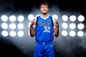 LeBron James compares Cooper Flagg's rookie journey to Kawhi Leonard’s path, highlighting potential to become an NBA star SportsTak