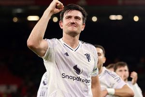 Former Liverpool player praises Harry Maguire after Manchester United star's heroics SportsTak