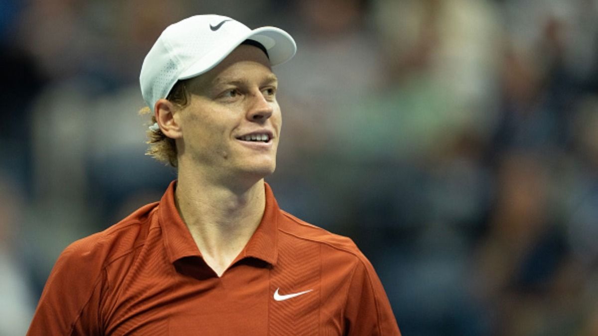 Jannik Sinner catches ball with his pocket stunning fans with his amazing skills 