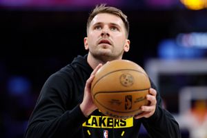 Luka Doncic Injury Report: Lakers announce update on their star point guard SportsTak