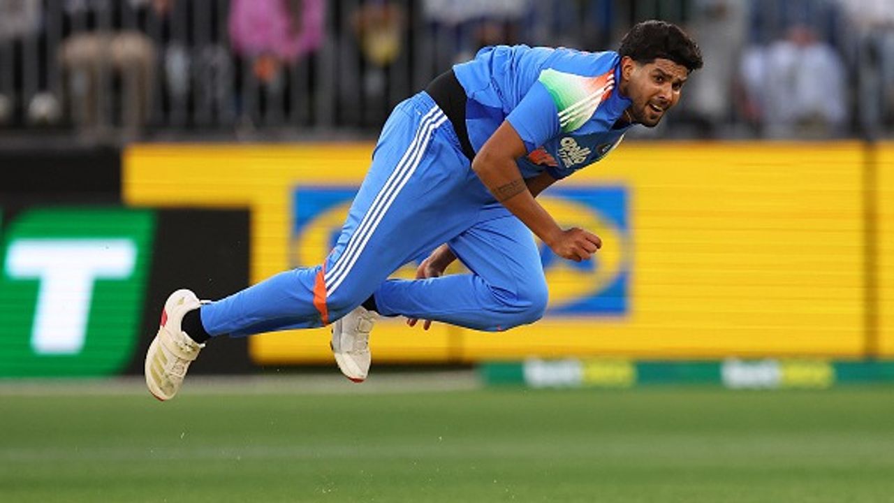 He doesn't have strength...': Ex-India star's bold remark on Harshit Rana  after India's 2-wicket defeat to Australia in 2nd ODI - SportsTak