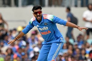 'Improved bowling variations...': Irfan Pathan labels Axar Patel as 'an invaluable asset for Team India' after spinner picks Mitchell Marsh's wicket in 3rd ODI vs Australia SportsTak