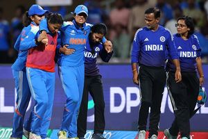 Body blow to India ahead of Women's World Cup semis, star player picks freak injury during clash vs Bangladesh, BCCI drops massive update SportsTak