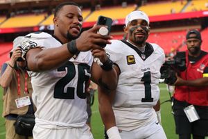 Jalen Hurts and Saquon Barkley turn heads with distinctive cleats in Eagles vs. Giants SportsTak
