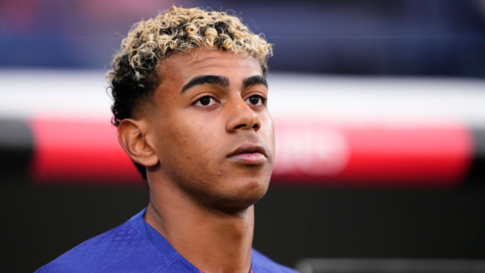 Lamine Yamal receives support from his Barcelona teammates amid criticism Lamine Yamal receives support from his Barcelona teammates amid criticism