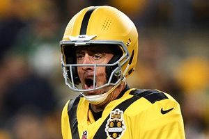 WATCH: Aaron Rodgers caught in heated moment with DK Metcalf during Steelers vs Packers clash SportsTak