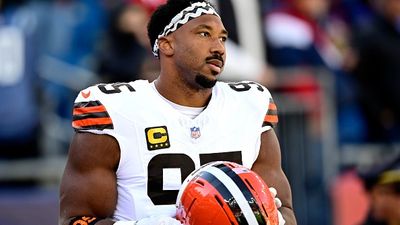 WATCH: Myles Garrett slams helmet in frustration as Dillon Gabriel's struggles cost Browns in humiliating loss against Patriots SportsTak