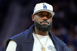 LeBron James shows love to Austin Reaves for doing what he couldn't in SEVEN years with LA LakersLeBron James shows love to Austin Reaves for doing what he couldn't in SEVEN years with LA Lakers SportsTak