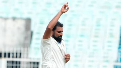 Ranji Trophy: Mohammed Shami impresses again for Bengal, decimates Gujarat's batting order in fiery spell  SportsTak