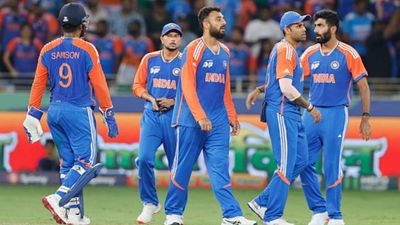 Irfan Pathan picks India's playing XI for 1st T20I against Australia, snubs star spinner for young pacer SportsTak