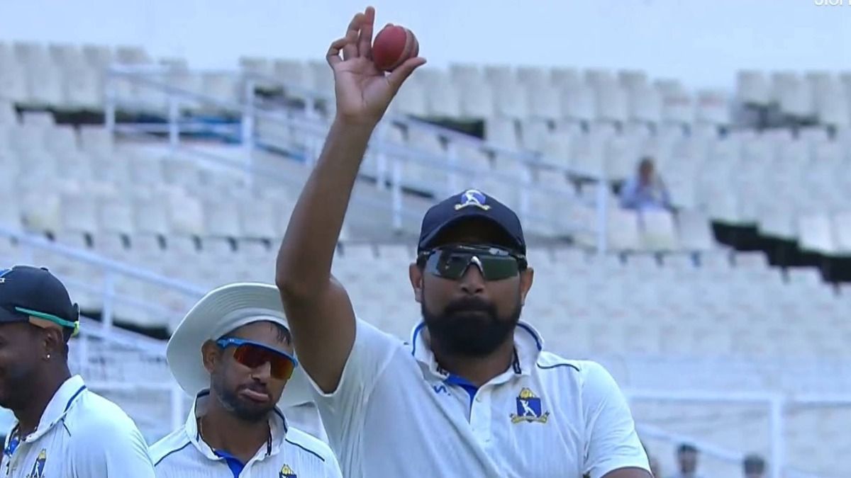 Mohammed Shami celebrates after clinching fifer against Gujarat