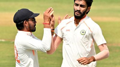 Vidarbha make crucial squad changes ahead of Ranji clash vs Tamil Nadu, announces Aditya Thakare’s replacement and new inclusion Vidarbha’s Aditya Thakare celebrates the wicket of Tamil Nadu batter Mohammed Ali