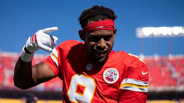 JuJu Smith-Schuster shares heartfelt message for fiancée Laura after Chiefs' strong win over Commanders JuJu Smith-Schuster shares heartfelt message for fiancée Laura after Chiefs' strong win over Commanders
