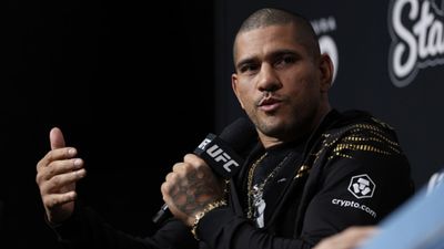 Alex Pereira fires back ruthlessly after being accused of ducking a fight Alex Pereira fires back ruthlessly after being accused of ducking a fight