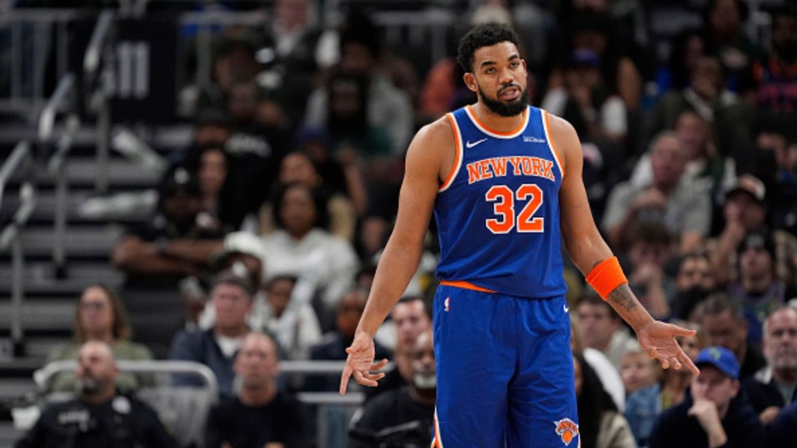 Is Karl-Anthony Towns playing in Knicks vs Bulls NBA 2025-26 game?  Is Karl-Anthony Towns playing in Knicks vs Bulls NBA 2025-26 game?