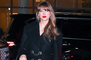 Taylor Swift’s new style era takes a page from the showgirl playbook SportsTak