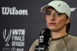 Iga Swiatek evaluates her 2025 WTA campaign: "Season was like with most ups and downs" SportsTak